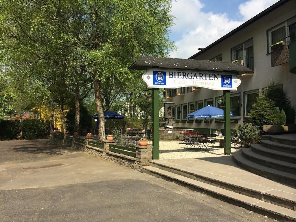 Zur Eiche Hotel Overath Exterior photo